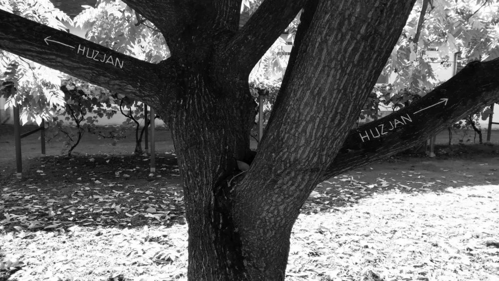 I&scaron;tvan I&scaron;t Huzjan, slikar, pesnik in umetnik: Pripovedovalec zgodb, ki nastajajo na poteh