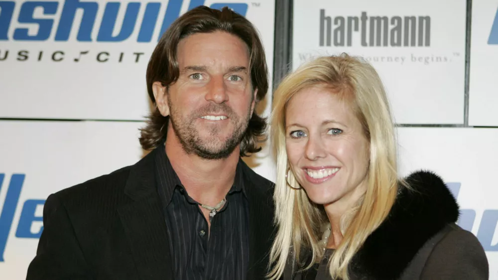 Brett James z nekdanjo ženo Sandy leta 2006 / Foto: AP