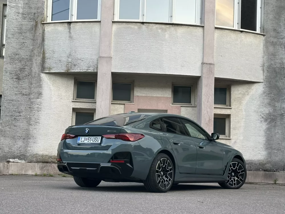 BMW i4 / Foto: Matjaž Terzič