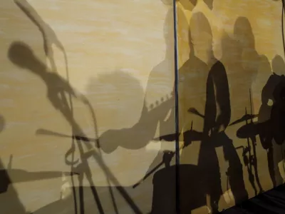 ﻿- simbolična fotografija - glasbeniki- 08.05.2014 - Waldorfska šola v Ljubljani - Učiteljski bend Lucka kuhna Lucka pred dobrodelnim koncertom Za staro pravdo. Kultura, umetnost, nastop, silhueta, sence, - simbolična fotografija   //FOTO: Luka Cjuha.