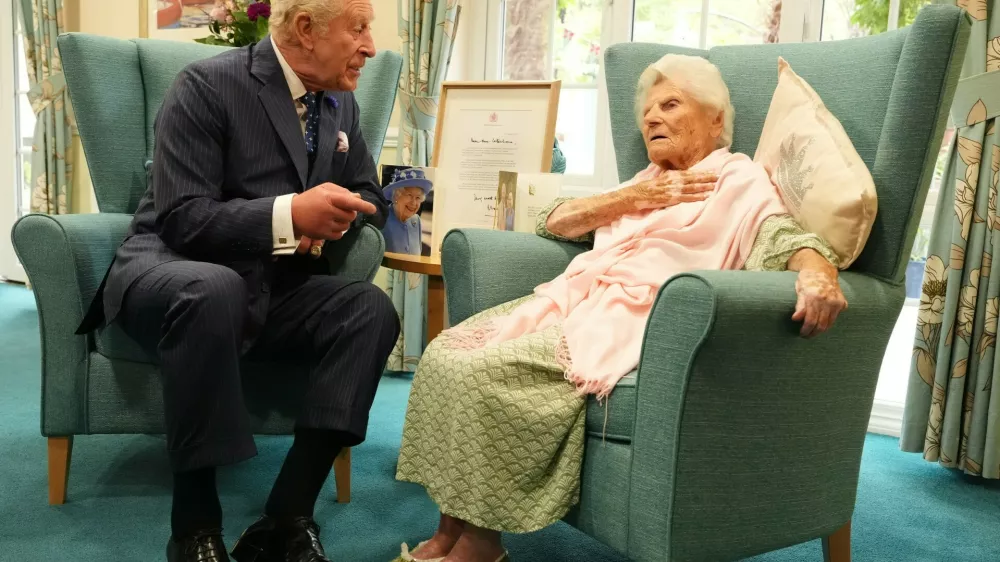 Kralj v družbi z Ethel Caterham / Foto: Profimedia