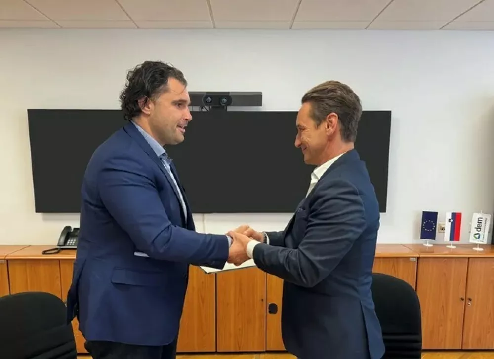 Je bil razpis prirejen za turškega dobavitelja?