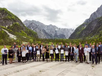 Fotografija z regijske podelitve inovacij 2025 v Planici – pod tematiko Z novimi tehnologijami do neba
