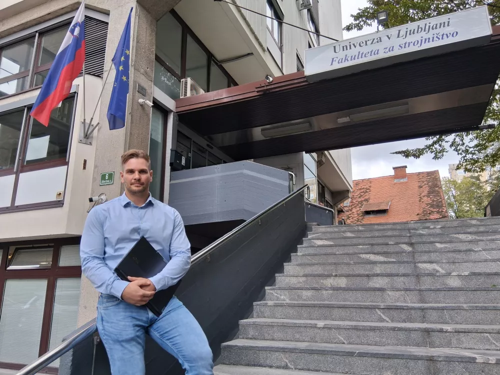 Slovenec, ki podira meje: doktor znanosti, glasbenik in prvak v dvigovanju uteži