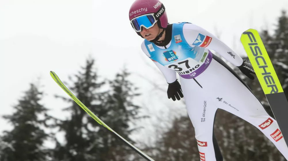 - Jaqueline Seifriedsberger, Avstrija,- 15.02.2025. - Svetovni pokal v smučarskih skokih za ženske Ljubno 2025.//FOTO: Bojan Velikonja