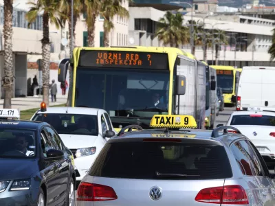 10.03.2020., Split - Sindikat vozaca i prometnih radnika "Promet Split" organizirao je prosvjednu voznju u suradnji sa Udruzenjem obrtnika (Ceh prijevoznika i taksi sekcija) zbog ne postivanja voznog reda u autobusnom prijevozu od strane ne lojalne konkurencije. Photo: Ivo Cagalj/PIXSELL