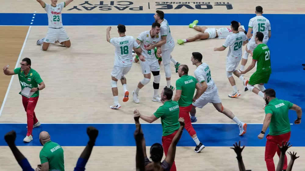 Team Bulgaria celebrates after defeating the United States in their quarterfinal match at the 2025 FIVB Volleyball Men's World Championship at the Mall of Asia Arena, Pasay city, Philippines on Thursday, Sept. 25, 2025. (AP Photo/Aaron Favila)