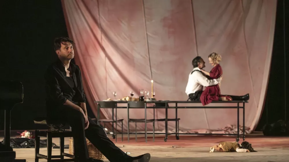 Dušan Jovanović: Osvoboditev Skopja, režija Luka Marcen, SNG Drama Ljubljana 2025