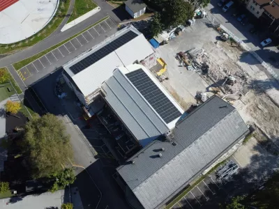 Zaradi statičnih tveganj morali porušiti del knjižnice