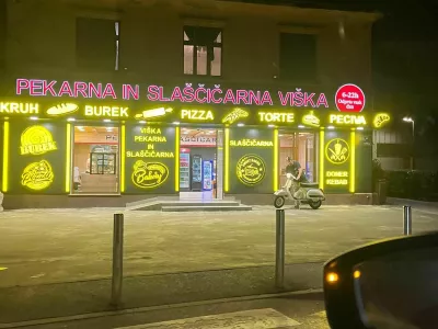 Svetlobno onesnaževanje s strani vi&scaron;ke pekarne. F FB/ČS Rožnik 