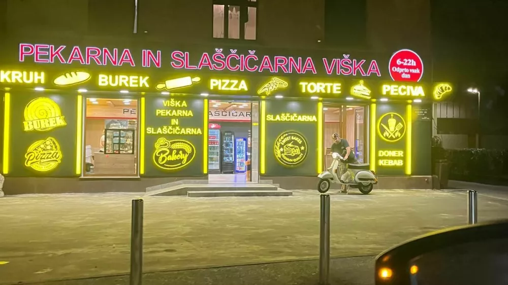 Svetlobno onesnaževanje s strani viške pekarne. F FB/ČS Rožnik 