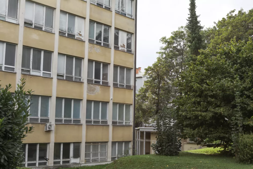 Bolnišnica dr. Petra Držaja: Vojaško-civilni prizidek naj bi končali leta 2028