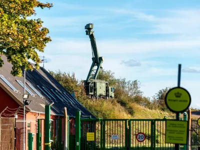 A mobile radar installation is positioned at the Danish military's area on Amager, Pionegaarden, near the village of Dragoer and on the coast of Oeresund, the strait between Denmark and Sweden, in Copenhagen, Denmark, September 26, 2025. Ritzau Scanpix/Steven Knap via REUTERS ATTENTION EDITORS - THIS IMAGE WAS PROVIDED BY A THIRD PARTY. DENMARK OUT. NO COMMERCIAL OR EDITORIAL SALES IN DENMARK.