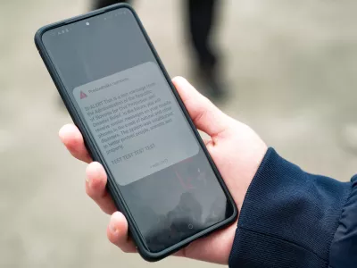 Ljubljana.Testno sporocilo sistema za mnozicno obvescanje in alarmiranje po javnih mobilnih omrezjih SI-Alarm.