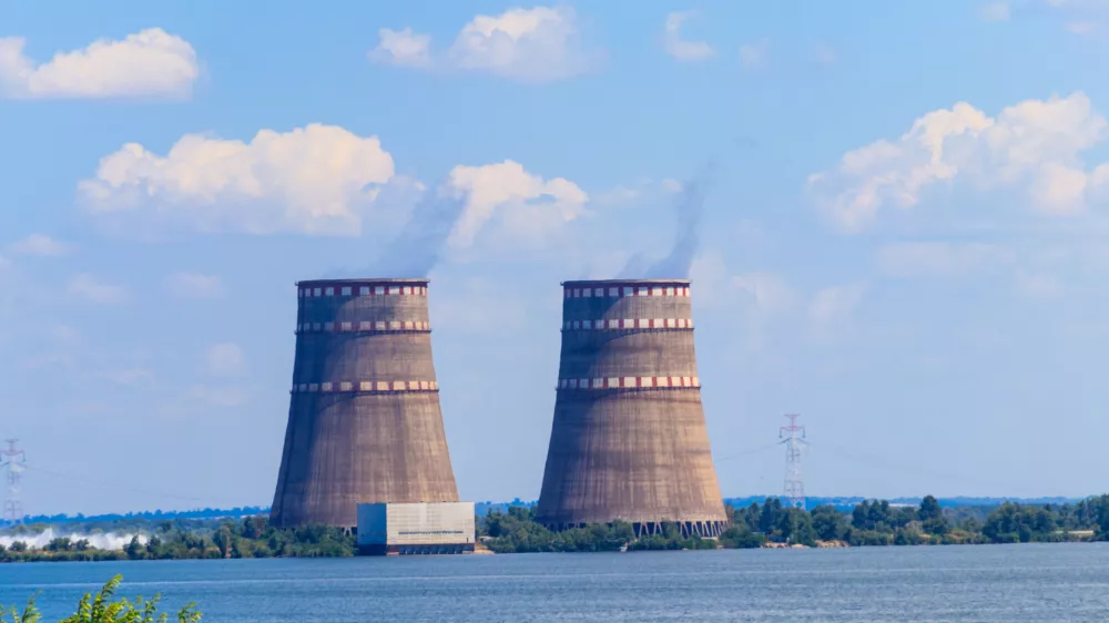 Elektrarna od daleč