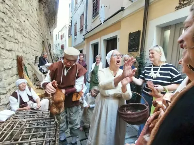 Tržnica oživela starinski vsakdan Pirana