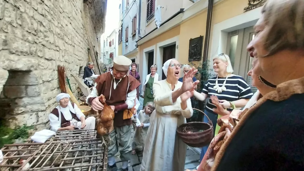 Tržnica oživela starinski vsakdan Pirana