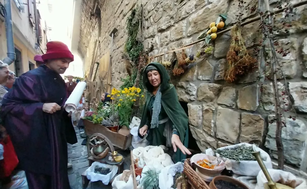 Tržnica oživela starinski vsakdan Pirana