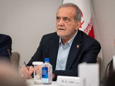 Masoud Pezeshkian, the President of Iran, takes questions from the media at a press briefing in New York, Friday, Sept. 26, 2025. (AP Photo/Angelina Katsanis)