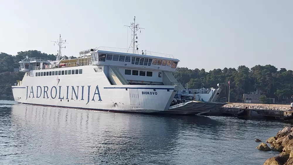 Trajekt Jadrolinija, Šolta F Vesna Levičnik