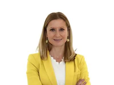 Tina JerebZA ONLINE - Redakcija Dnevnik 2024 - portreti za komentarje in kolumne - kolumnisti - komentatorji – novinarji - //FOTO: Tomaž Skale