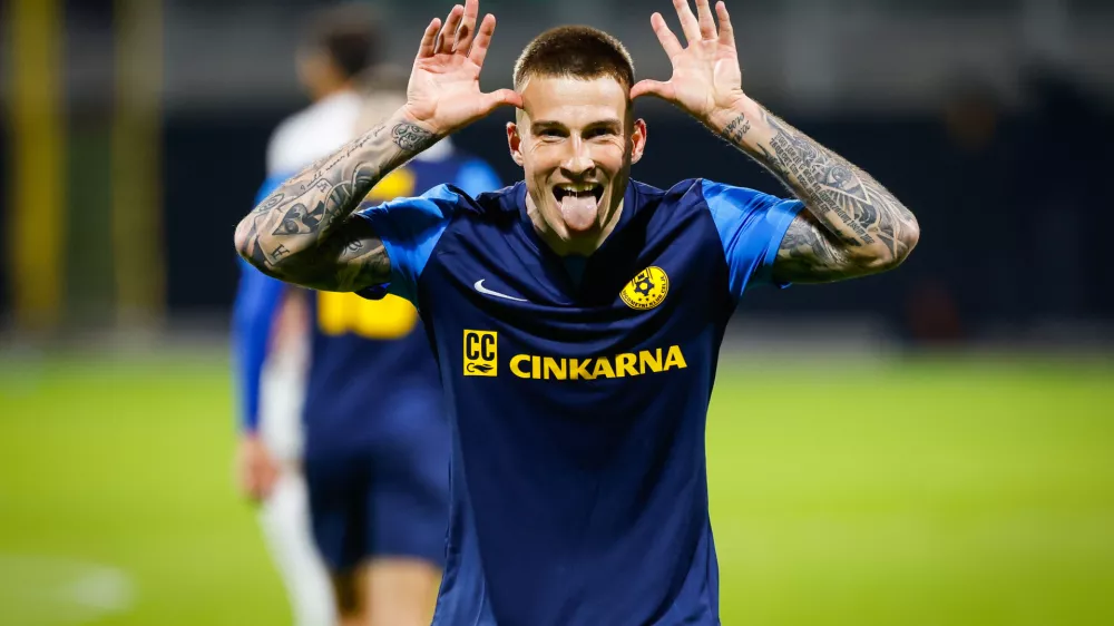 Celje, Stadion Z'dezele.Tekma prvega kroga nogometne konferencne lige med ekipama NK Celje in AEK Atene.Strelec vseh treh zadetkov za Celje Franko Kovacevic.