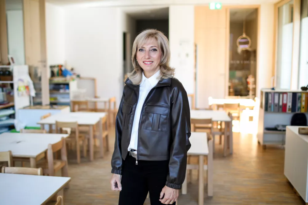 - Janja Bogataj, ravnateljica, letošnja dobitnica nagrade za življensko delo na področju vzgoje in izobraževanja.- 03.10.2025. - Vrtec Kamnitnik, Škofja Loka.//FOTO: Bojan Velikonja