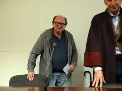 Razvpiti sodni izvršitelj oproščen zaradi nenatančnega zapisnika