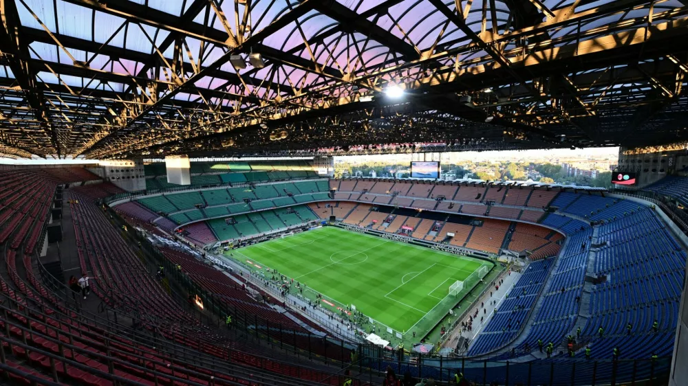 FILE PHOTO: Soccer Football - Serie A - AC Milan v Napoli - San Siro, Milan, Italy - September 28, 2025 General view inside the stadium before the match REUTERS/Daniele Mascolo/File Photo