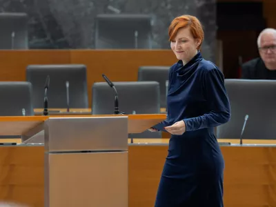 Lubljana, DZ.Izredna seja DZ.Ministrica za kulturo Asta Vrecko.