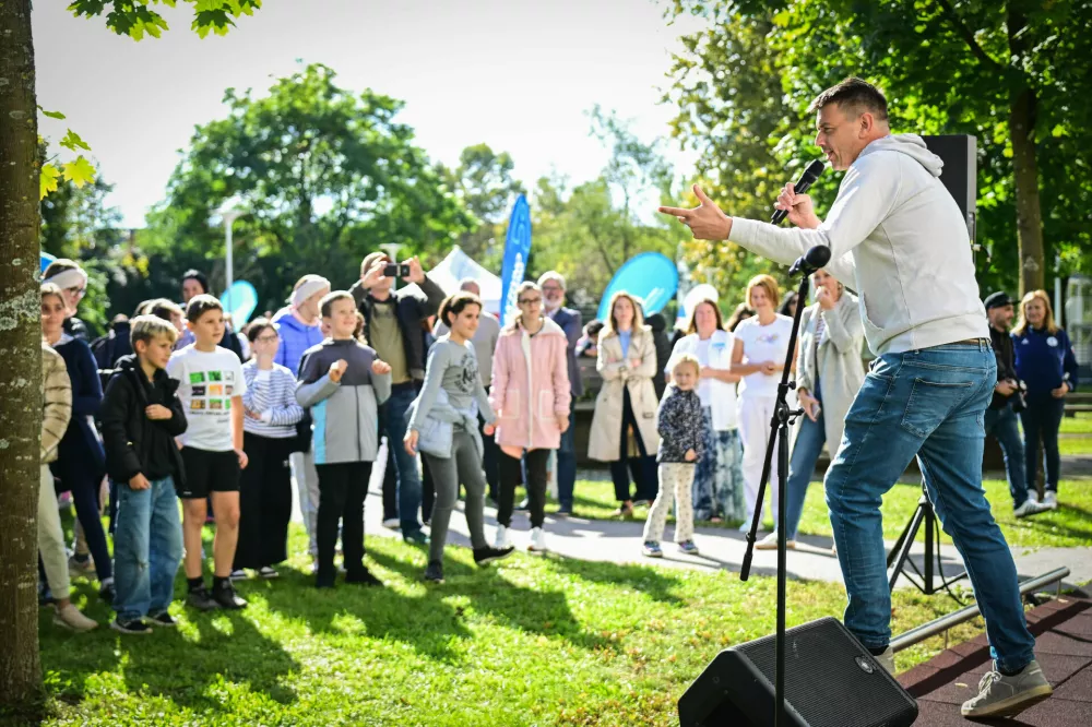 Raper Trkaj s himno slovenskih parašportnikov z naslovom Ta tempo. Foto: Marko Pigac 