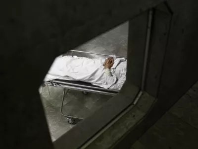 ﻿- simbolična fotografija - pacient - bolnik - zdravstvo - zdravstveni sistem- UKC 2013 - Univerzitetni klinični center v Ljubljani, //FOTO: Luka Cjuha