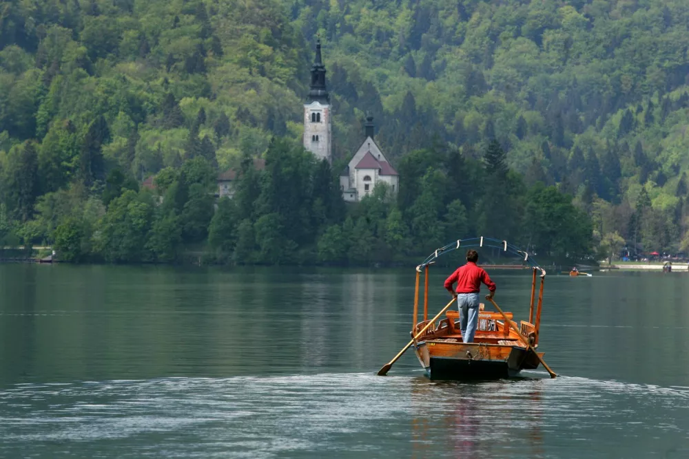 Bled - Blejsko jezero - pletna//FOTO: Luka Cjuha