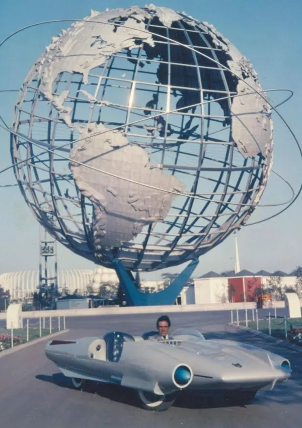 slovenski izumitelj Janko Bucik, kasneje John Bucci, inovator, oblikovalec avtov, doma s Kanalskega Vrha, živel v Ameriki avto 'La Trieste,' leto 1960 / Foto: Arhiv Johna Buccija