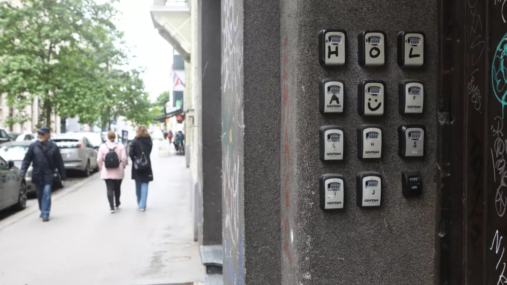 V Ljubljani 60 dni, na Bledu in v Piranu 270? V občinah niso naklonjeni časovni omejitvi