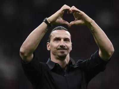 STADIO GIUSEPPE MEAZZA, MILAN, ITALY - 2023/06/04: Zlatan Ibrahimovic of AC Milan greets the fans during a farewell ceremony following the Serie A football match between AC Milan and Hellas Verona FC. Swedish football player Zlatan Ibrahimovic announced his retirement from football at the age of 41 following his team AC Milan's season finale 3-1 victory over Hellas Verona FC. (Photo by Nicolò Campo/LightRocket via Getty Images)