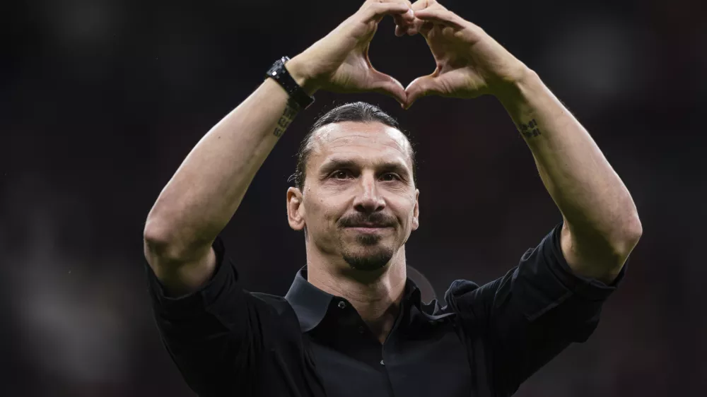 STADIO GIUSEPPE MEAZZA, MILAN, ITALY - 2023/06/04: Zlatan Ibrahimovic of AC Milan greets the fans during a farewell ceremony following the Serie A football match between AC Milan and Hellas Verona FC. Swedish football player Zlatan Ibrahimovic announced his retirement from football at the age of 41 following his team AC Milan's season finale 3-1 victory over Hellas Verona FC. (Photo by Nicolò Campo/LightRocket via Getty Images)