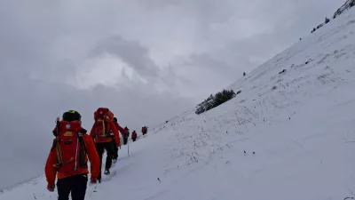 Julijske Alpe, Tosc.Resevalna akcija pod Toscem, kjer je plaz zasul tri hrvaske drzavljane.Foto: Gorska resevalna zveza Slovenije
