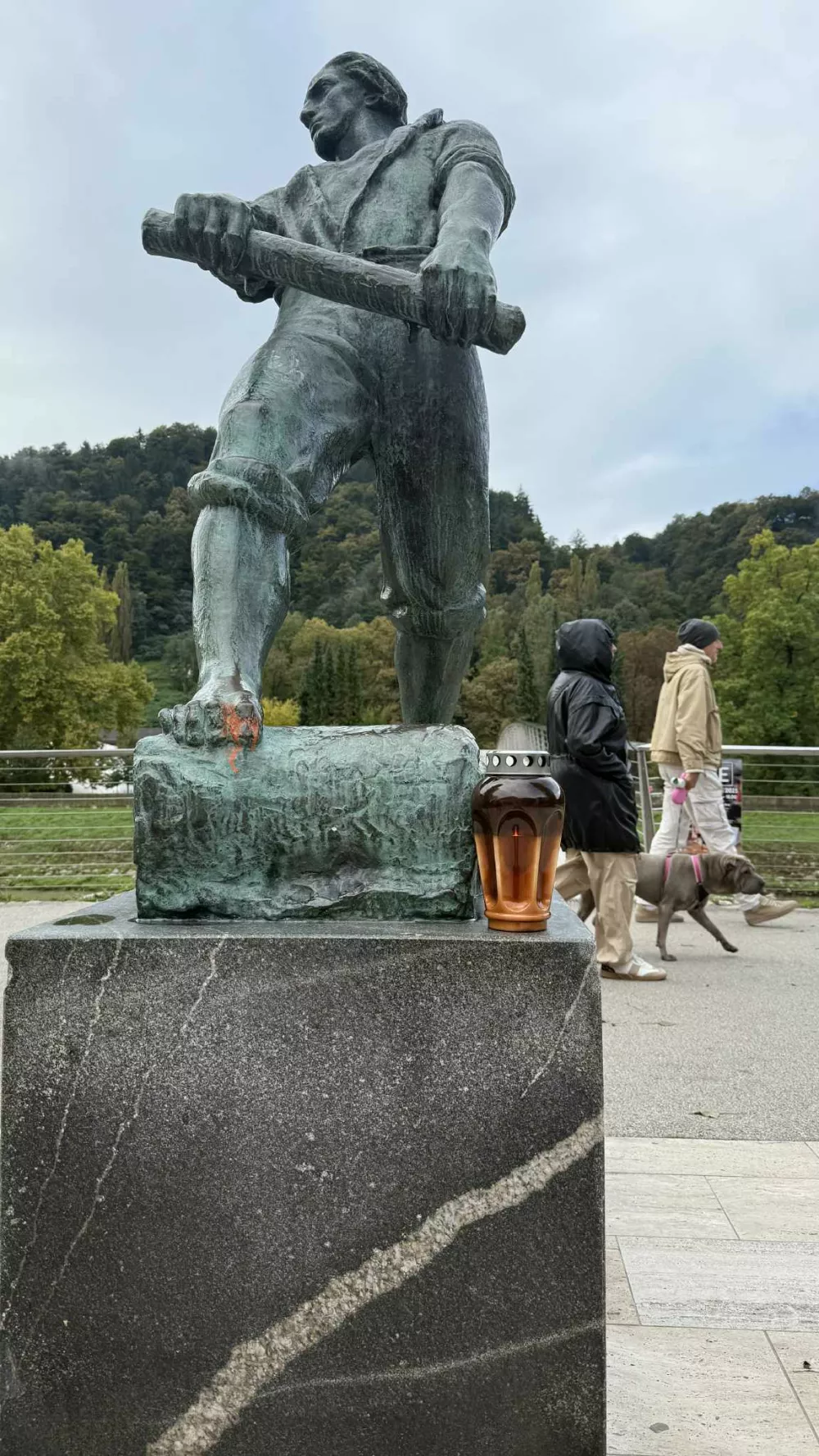 Celje, kraj napada na 82-letnikaposebno huda poškodba, 82-letnik je umrl v bolnišniciAvtor Gregor Katič, ki dovoljuje objavo po dogovoru z Mojco Marot