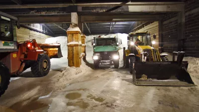 skladišče soli za posipanje cest - vozni park KPL- zimska služba KPL - Komunalno podjetjje Ljubljana - pluženje - sneg - zima 2013//FOTO: Tomaž Skale