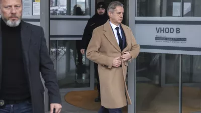 - 04.12.2024 - predsednik vlade Robert Golob je bil vabljen na zaslišanje na KPK - v sklopu preiskave o domnevnih političnih pritiskih na delo policije zaslišala predsednika vlade Roberta Goloba in več prič. Med njimi so tudi nekdanja notranja ministrica Tatjana Bobnar, bivši vršilec dolžnosti generalnega direktorja policije Boštjan Lindav, aktualna državna sekretarka na notranjem ministrstvu Tina Heferle in bivši državni sekretar na tem ministrstvu Branko Lobnikar//FOTO: Jaka Gasar