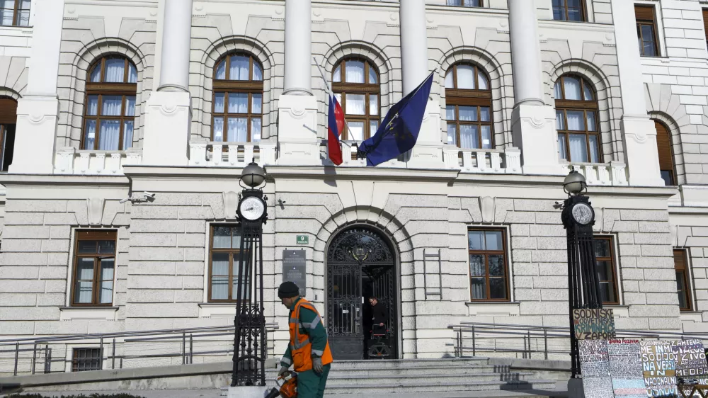 - 24.11.2023 –  sodišče - simbolična fotografija - sodna palača - pravosodje //FOTO: Luka Cjuha