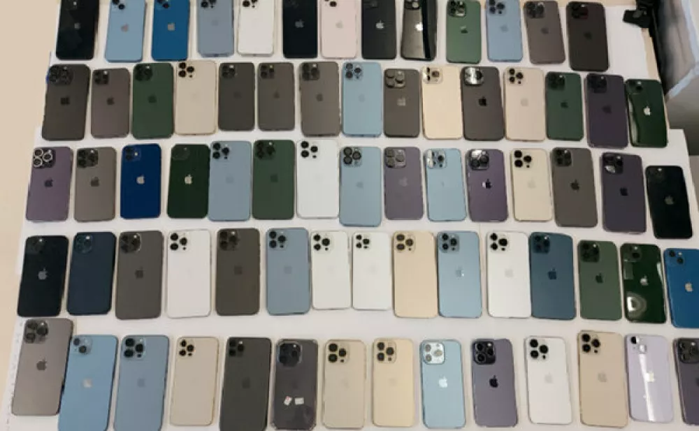 Policija je sporočila, da je šlo za doslej največjo akcijo proti članom tolp, ki kradejo mobilne telefone v britanski prestolnici. Foto: Profimedia