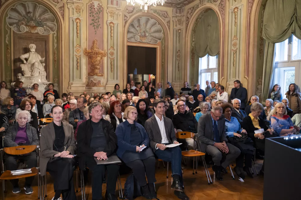Miloščina je za ljudi v stiski žaljiva