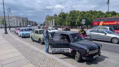 Trabant v Berlinu.