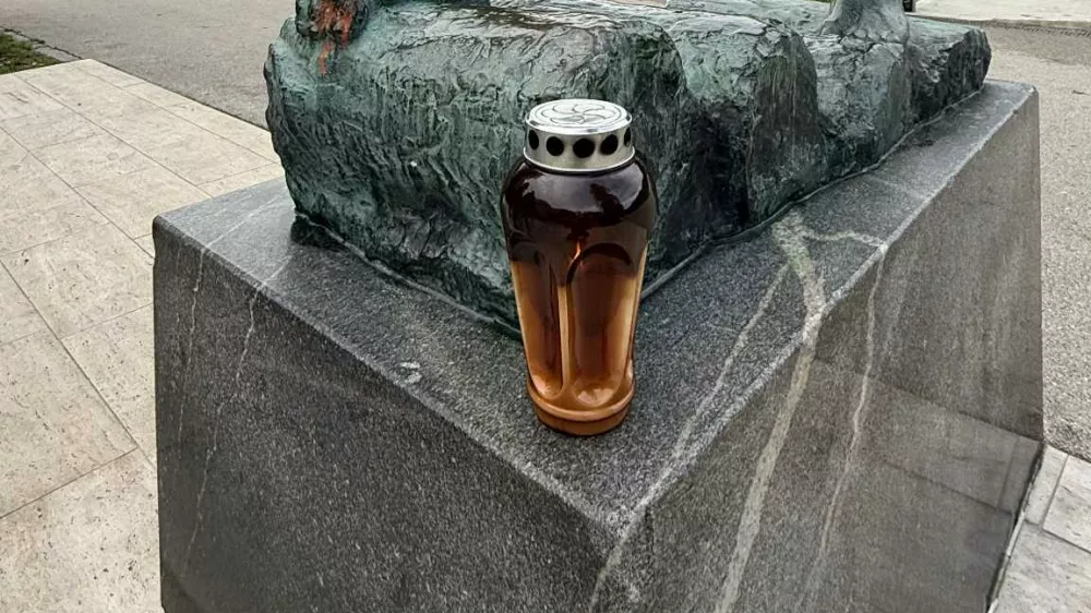 Spomenik Splavarja, celje, ob Savinji