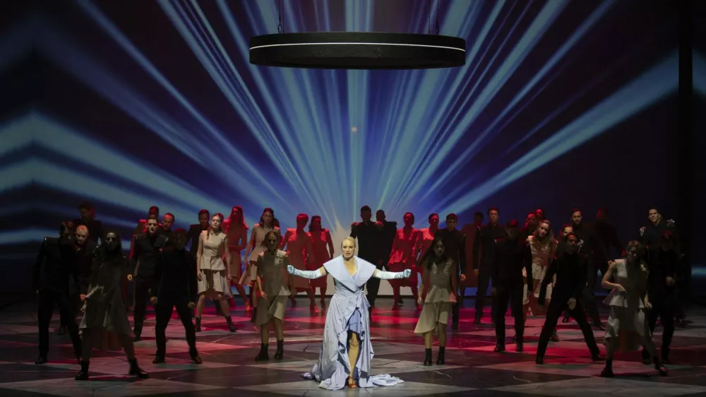 Politična podstat opere in muzikala