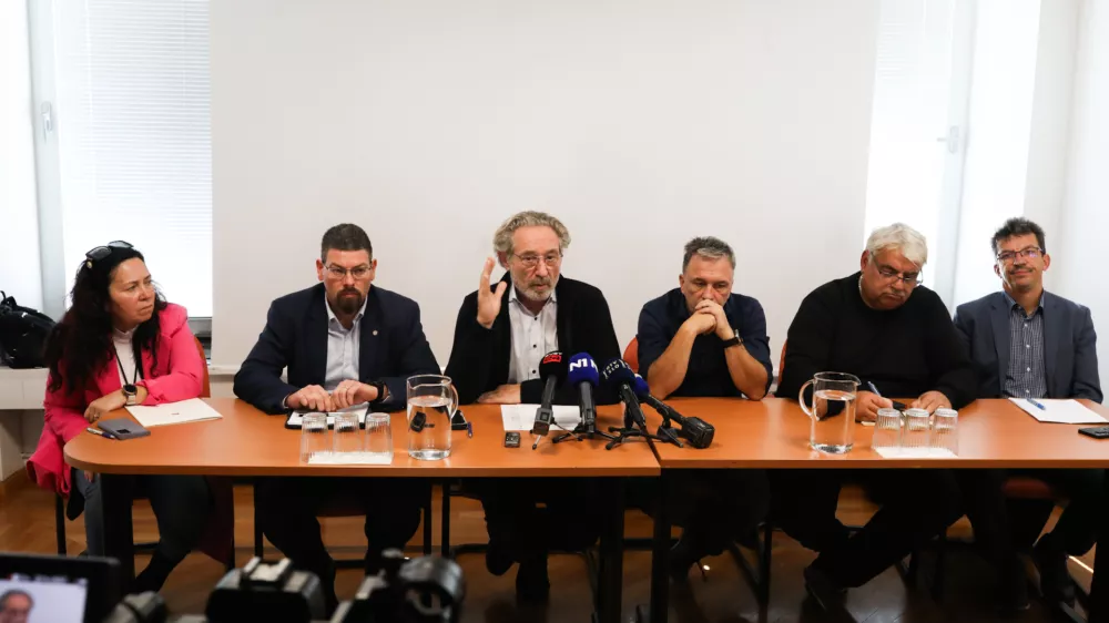 08.10.2025. Tiskovna konferenca reprezentativnih sindikatov, članov Ekonomsko socialnega sveta na te.o pokojninske reforme. Foto: Bojan Velikonja 