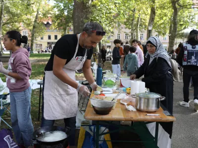 11.10.2025. Festival miru. Branje imen ubitih palestinskih otrok. Foto: Bojan Velikonja 