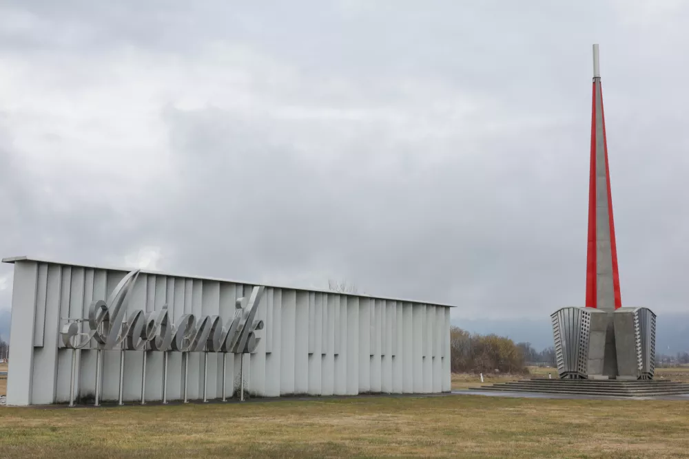 Rodman - skulptura Avseniku / Foto: Gorazd Kavcic/www.rezultat.si